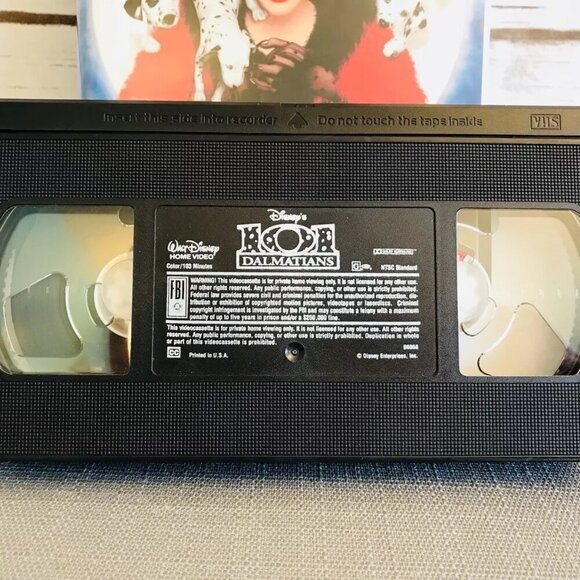DISNEY'S 101 DALMATIONS VHS Video Home Tape in Clamshell Case - Picture 4 of 6